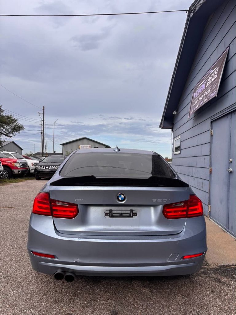 Photo 4 of this BMW 328