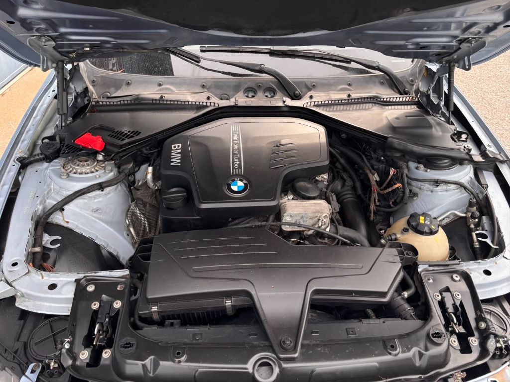 Photo 14 of this BMW 328
