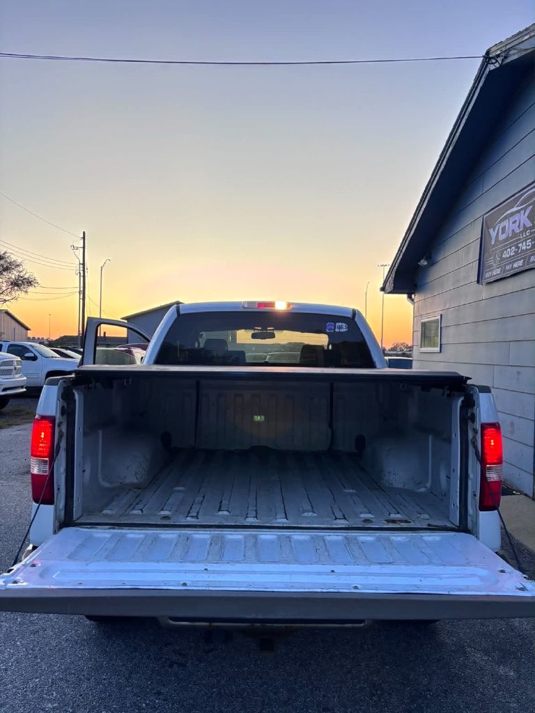 Photo 6 of this FORD F150