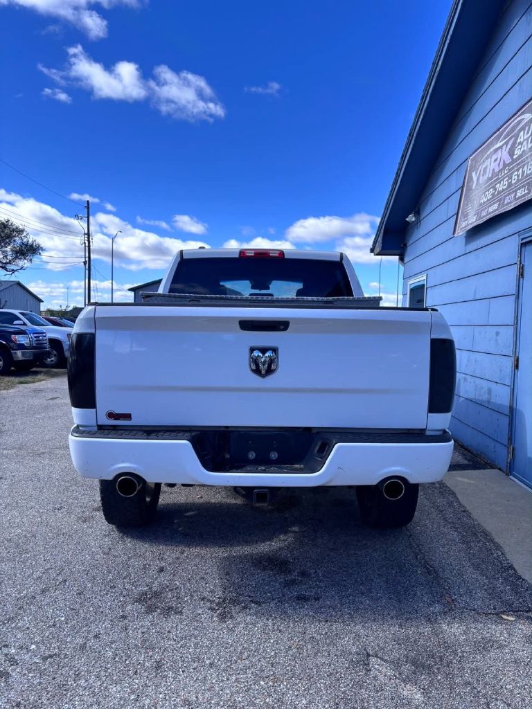Photo 4 of this RAM 1500