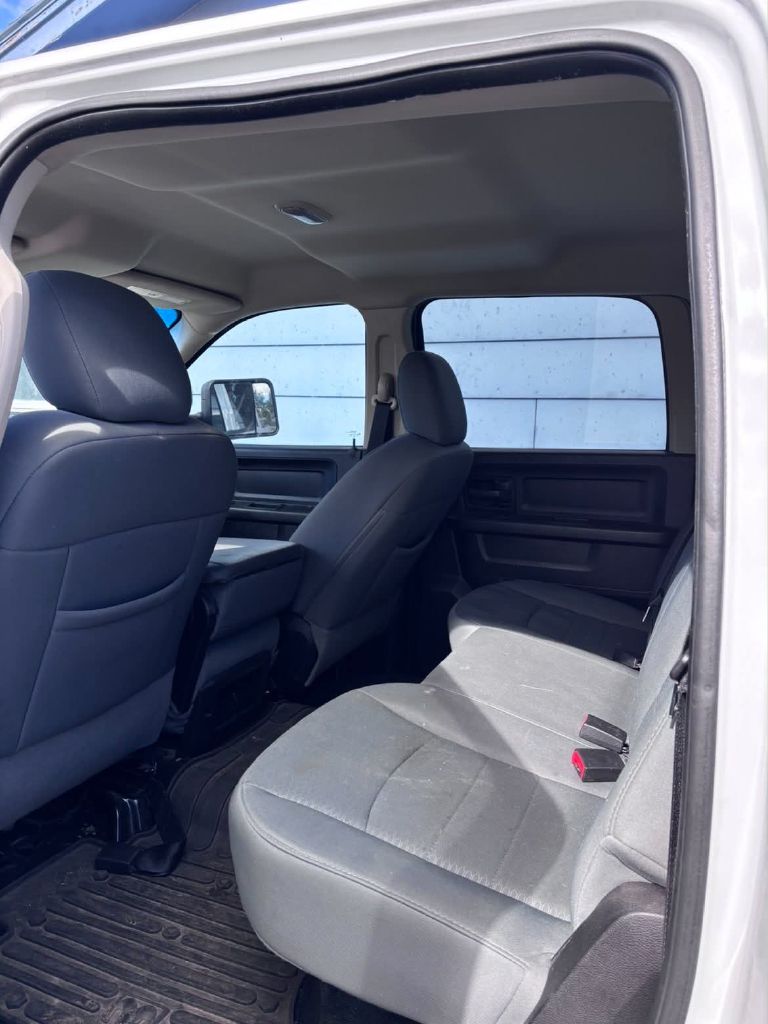 Photo 7 of this RAM 1500