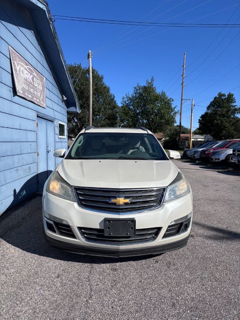 Photo 2 of this CHEVROLET TRAVERSE