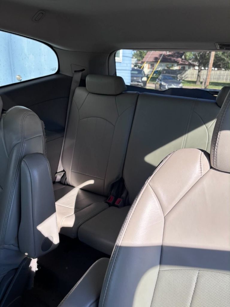 Photo 8 of this CHEVROLET TRAVERSE