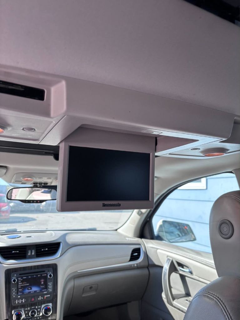 Photo 9 of this CHEVROLET TRAVERSE