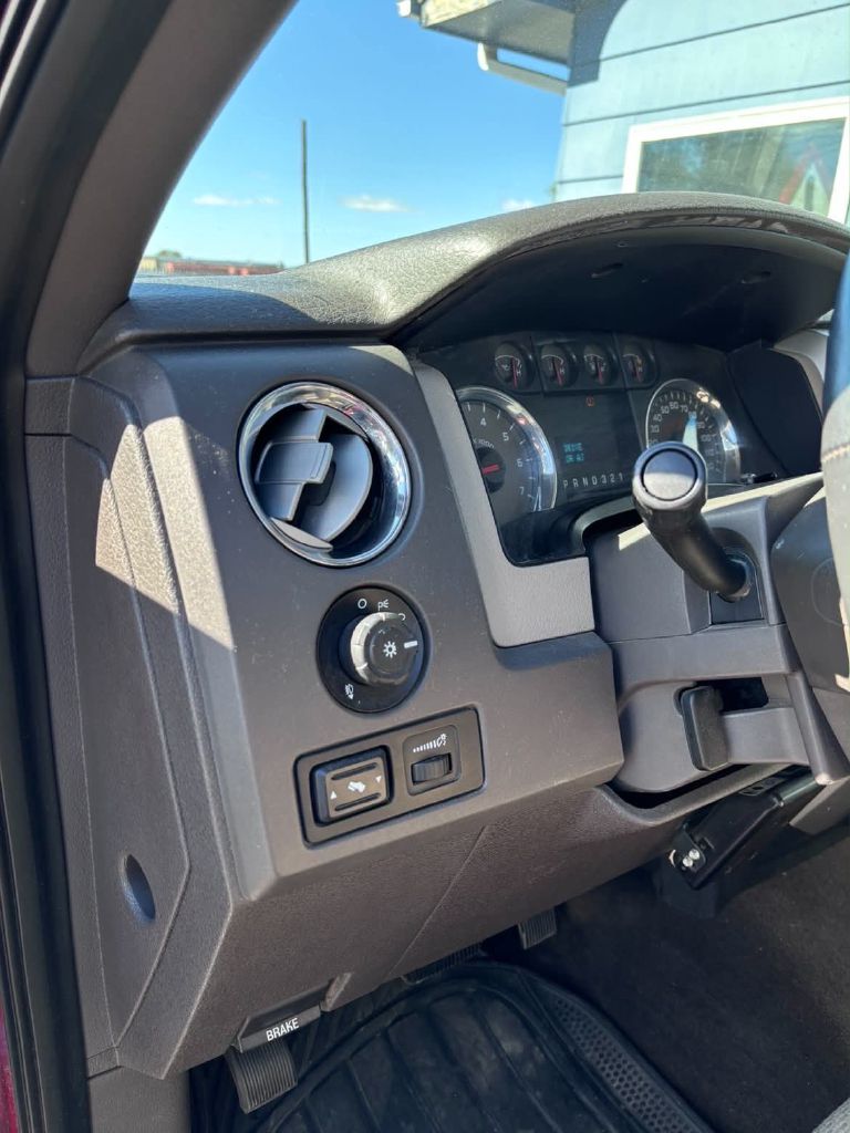 Photo 10 of this FORD F150