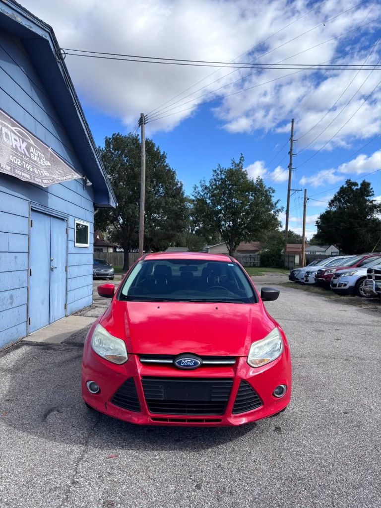 Photo 2 of this FORD FOCUS