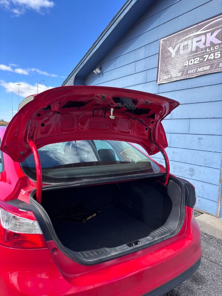 Photo 5 of this FORD FOCUS