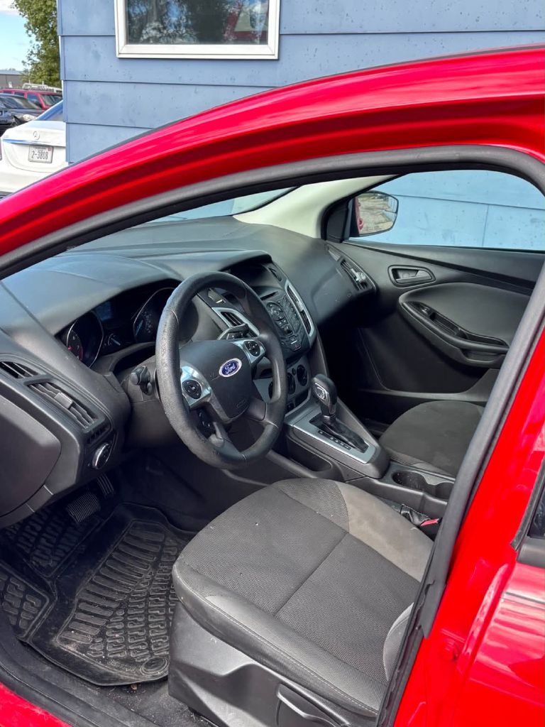 Photo 6 of this FORD FOCUS