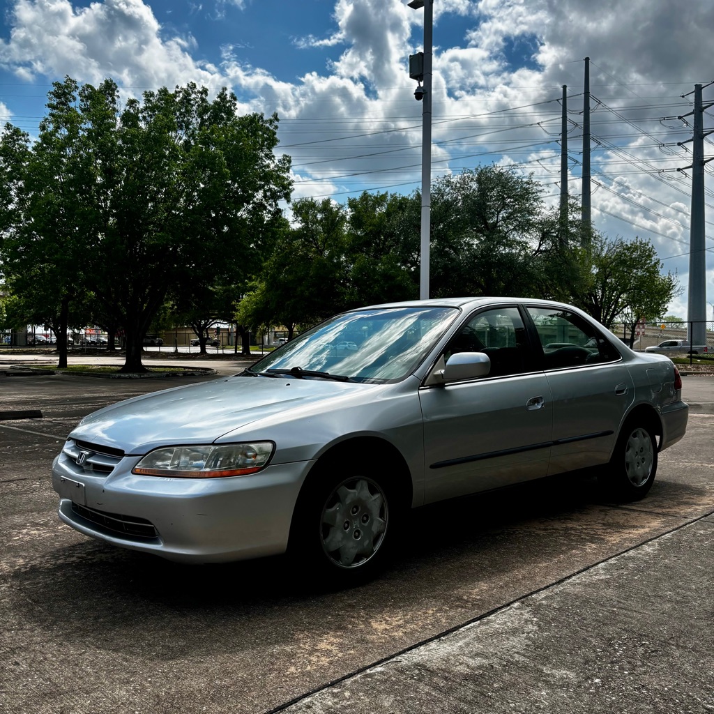 White 2000 Honda Accord LX Sedan Front-Wheel Drive Automatic