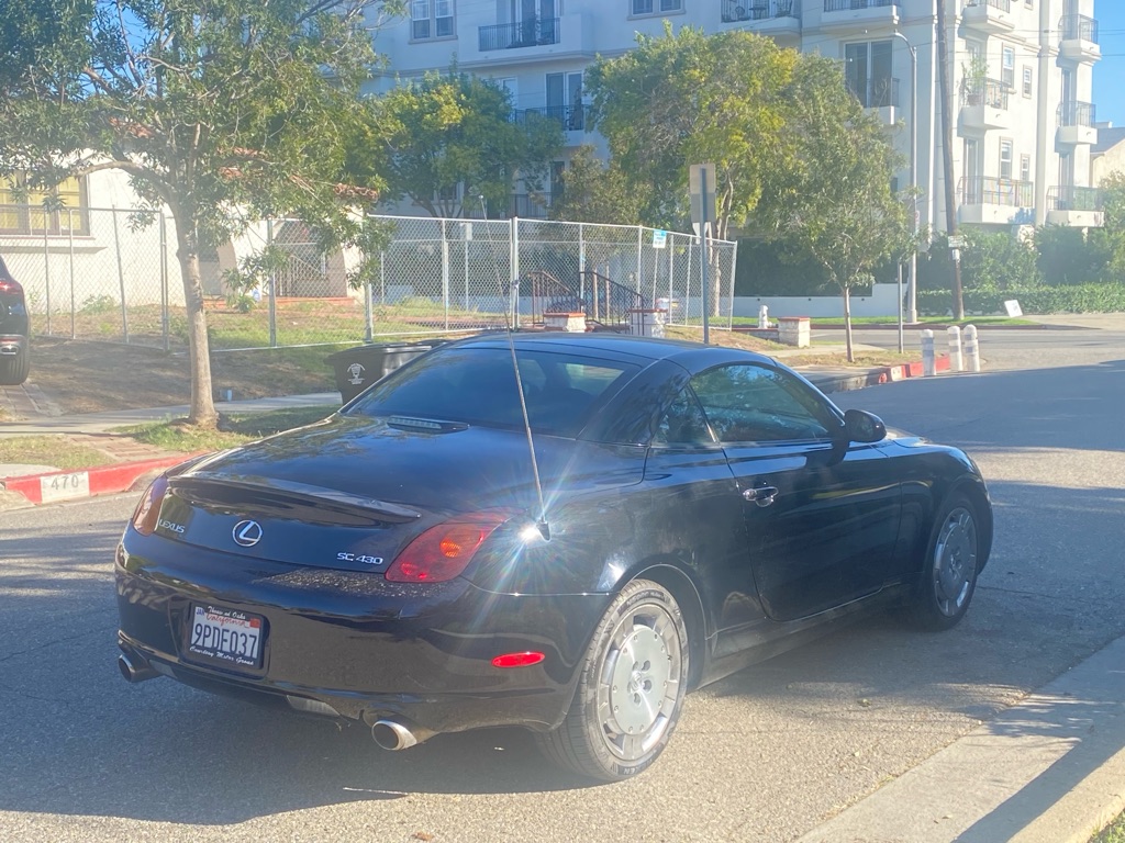 Photo 4 of this LEXUS SC