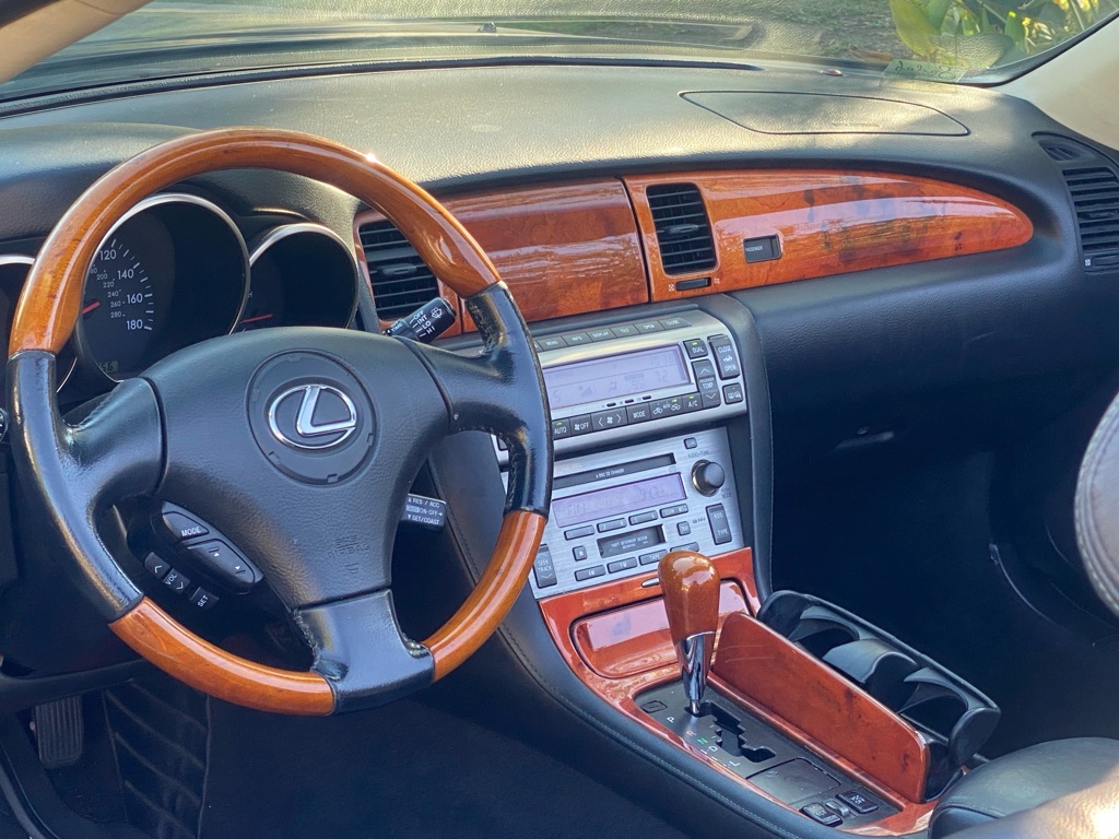 Photo 5 of this LEXUS SC
