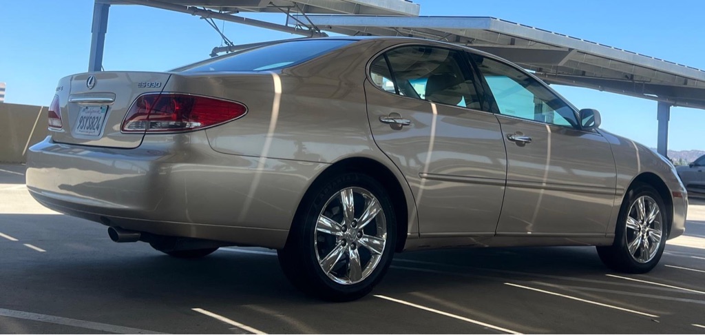 Photo 5 of this LEXUS ES