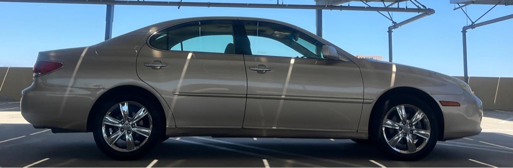 Photo 6 of this LEXUS ES