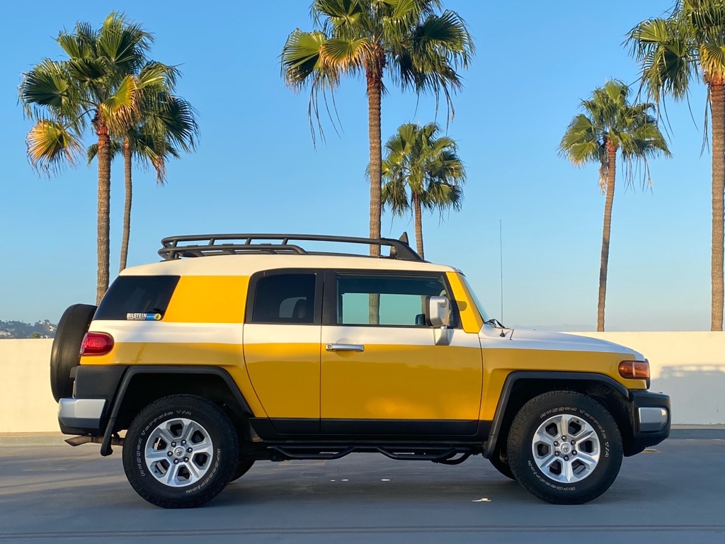Photo 4 of this TOYOTA FJ CRUISER