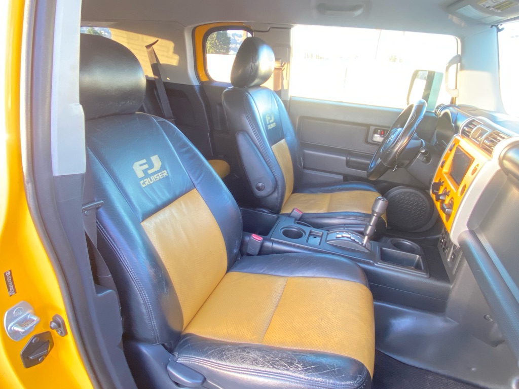 Photo 5 of this TOYOTA FJ CRUISER