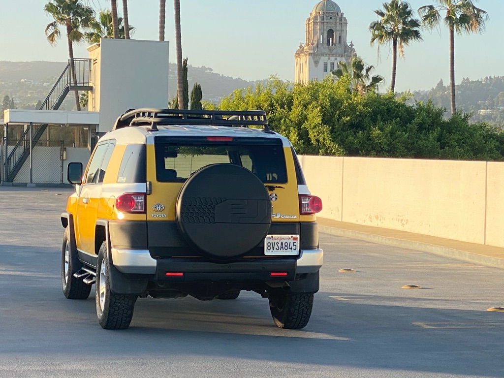 Photo 16 of this TOYOTA FJ CRUISER