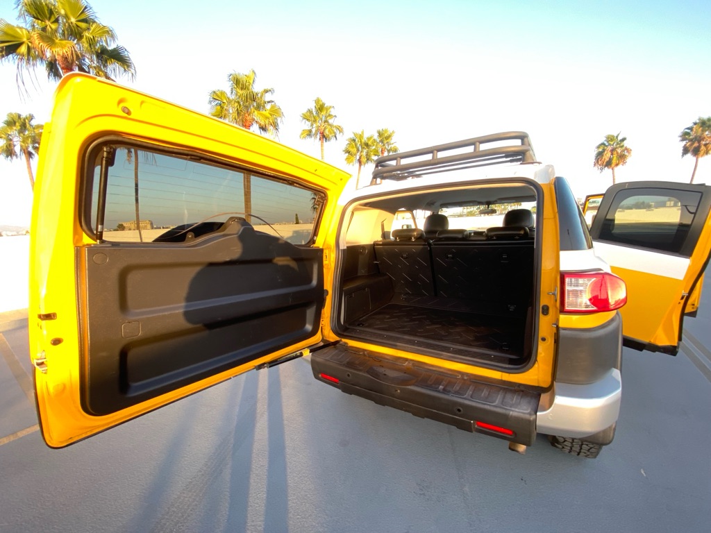 Photo 40 of this TOYOTA FJ CRUISER