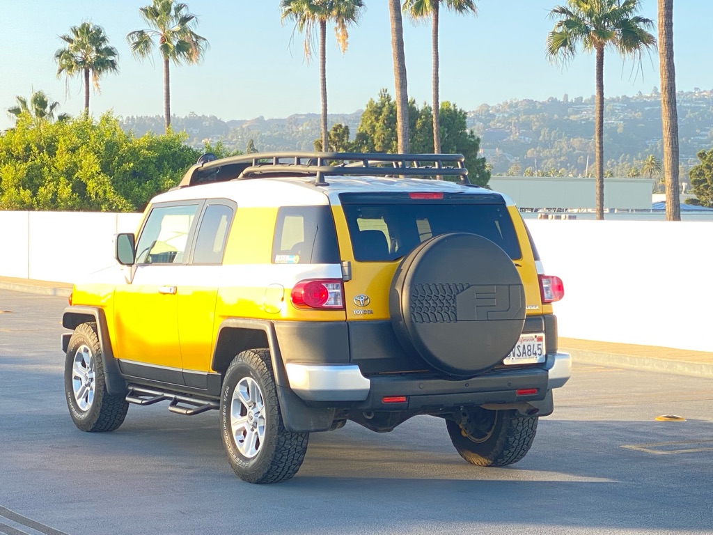 Photo 14 of this TOYOTA FJ CRUISER