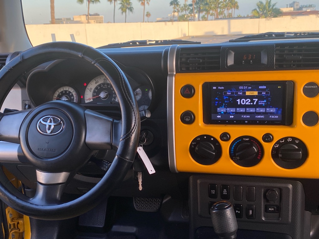 Photo 42 of this TOYOTA FJ CRUISER