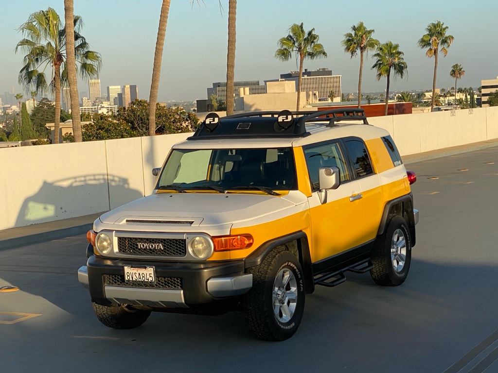 Photo 15 of this TOYOTA FJ CRUISER