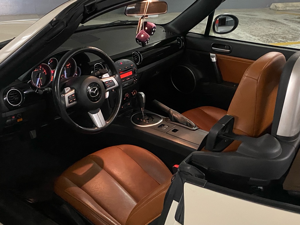 Photo 2 of this MAZDA MX-5 MIATA