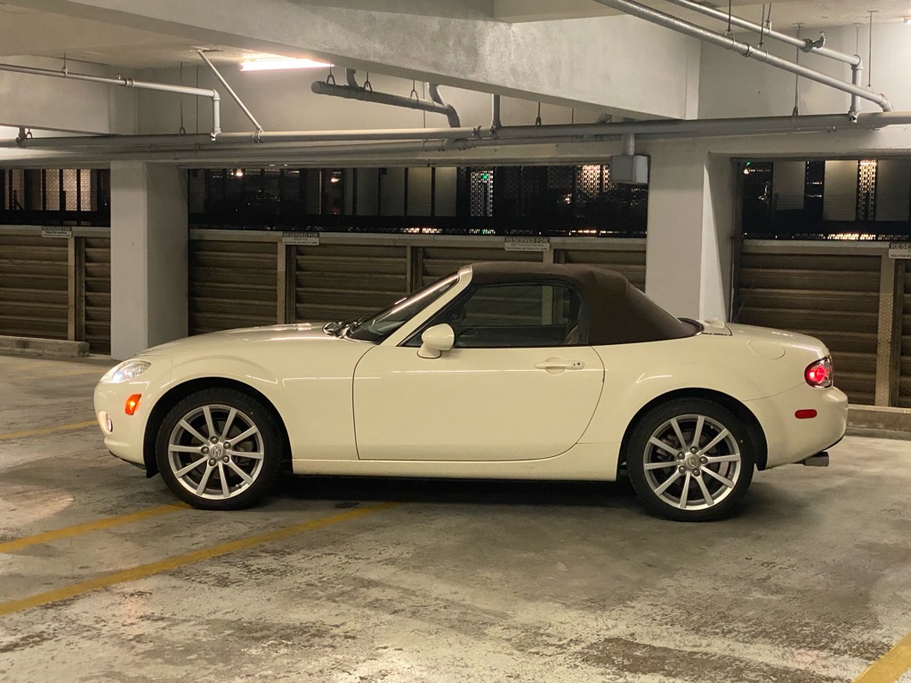 Photo 22 of this MAZDA MX-5 MIATA