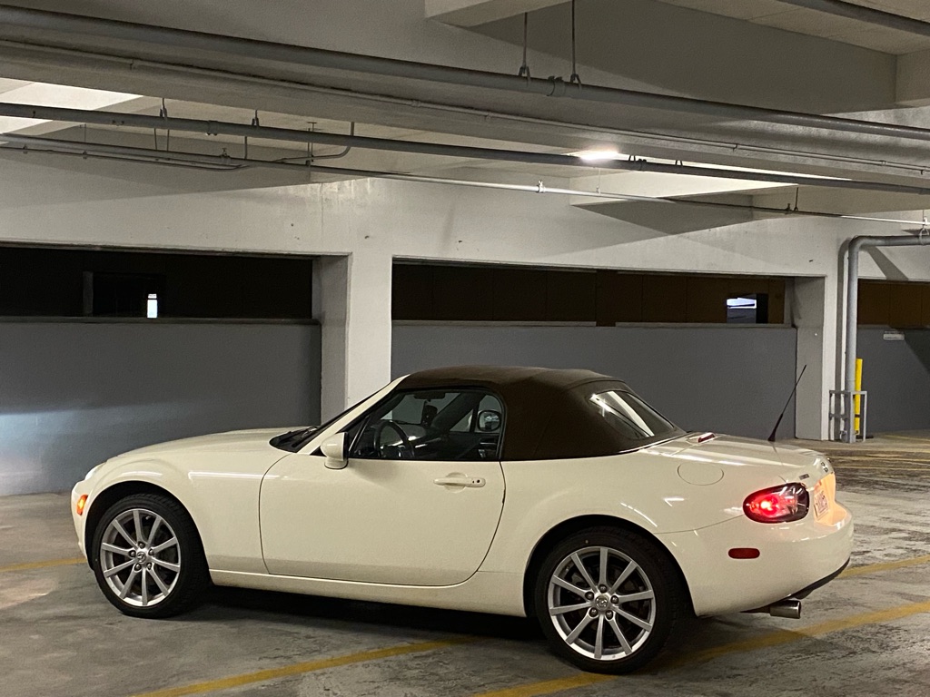 Photo 9 of this MAZDA MX-5 MIATA