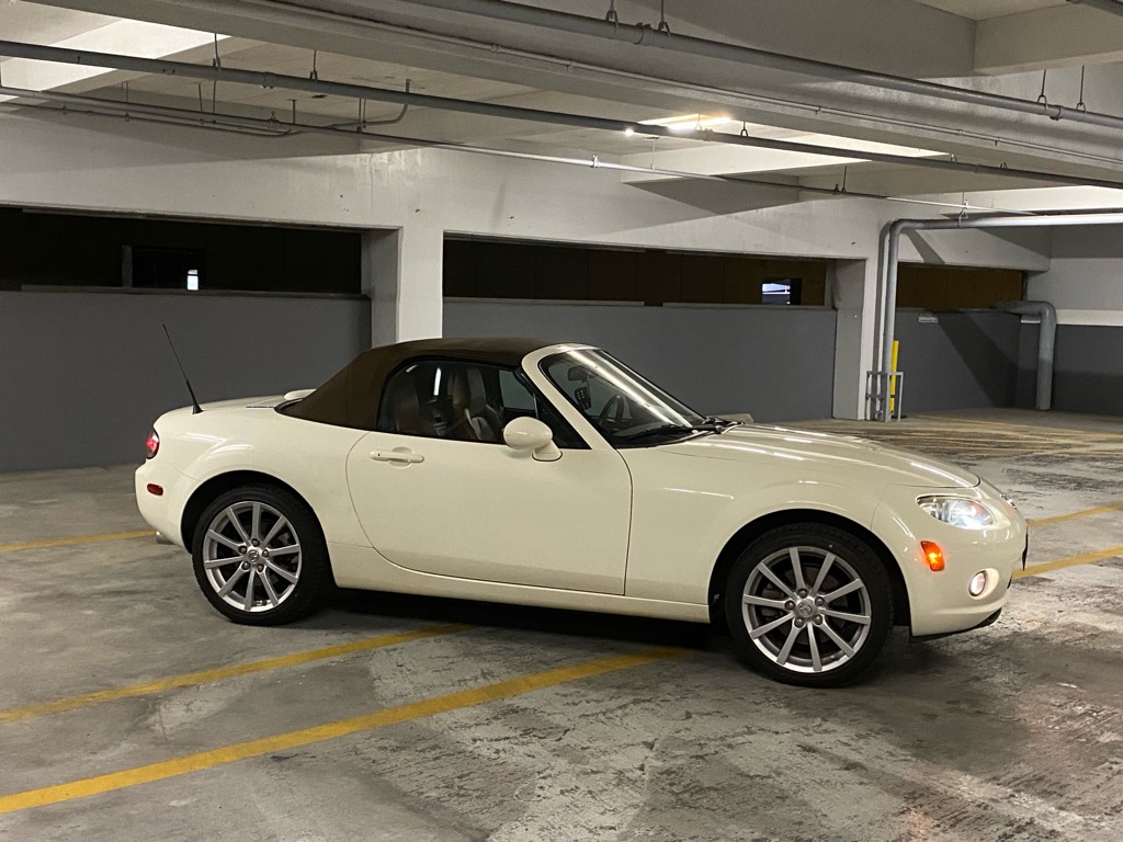 Photo 23 of this MAZDA MX-5 MIATA