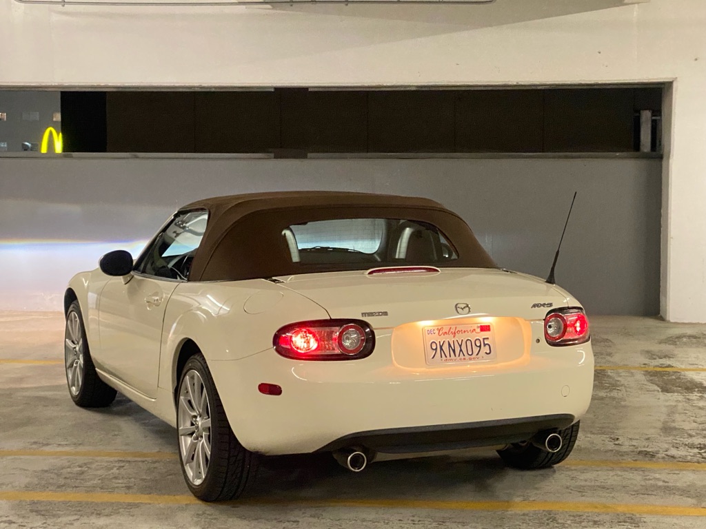Photo 3 of this MAZDA MX-5 MIATA