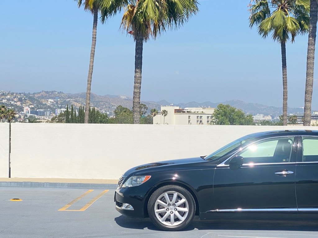 Photo 11 of this LEXUS LS
