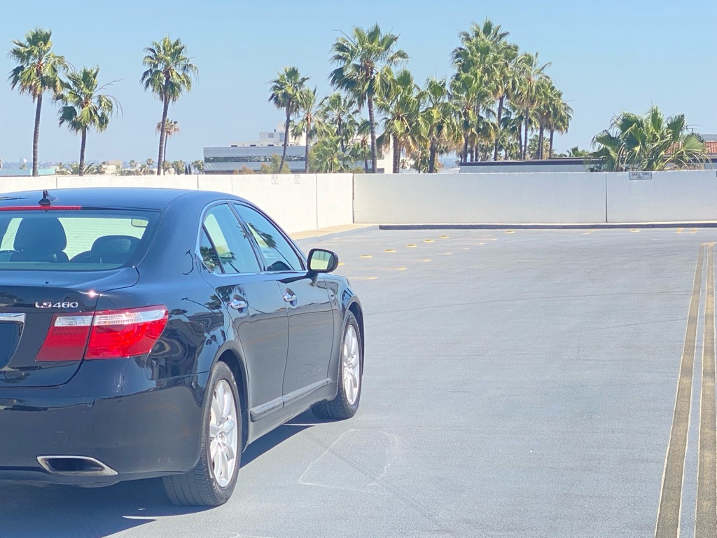 Photo 19 of this LEXUS LS