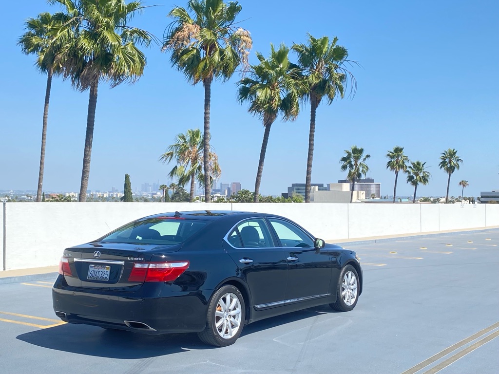 Photo 3 of this LEXUS LS