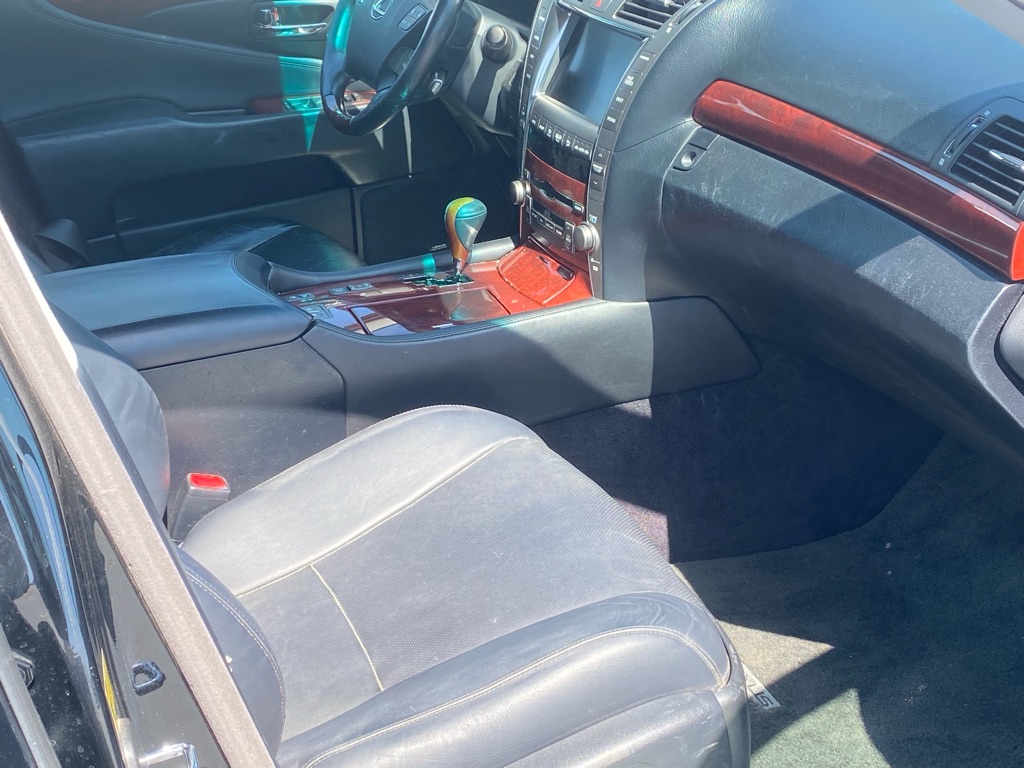 Photo 20 of this LEXUS LS