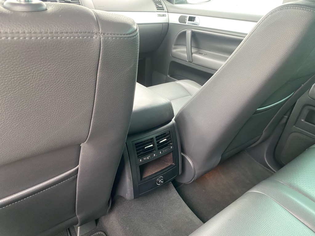 Photo 19 of this VOLKSWAGEN TOUAREG 2