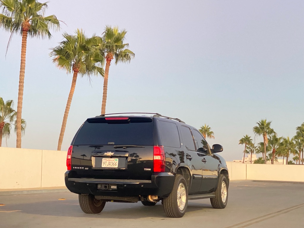 Photo 2 of this CHEVROLET TAHOE