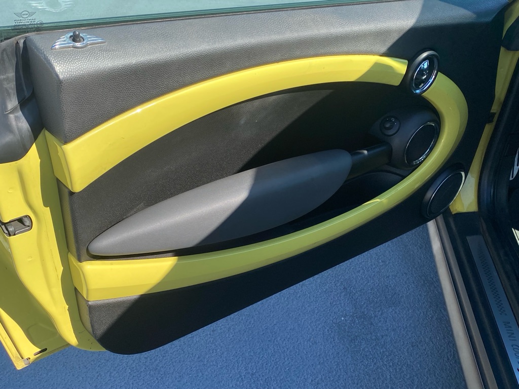 Photo 23 of this MINI COOPER