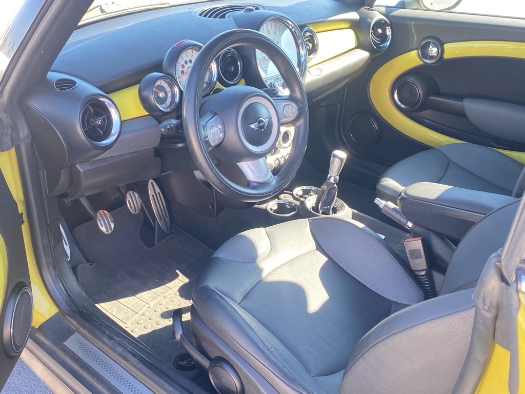 Photo 5 of this MINI COOPER