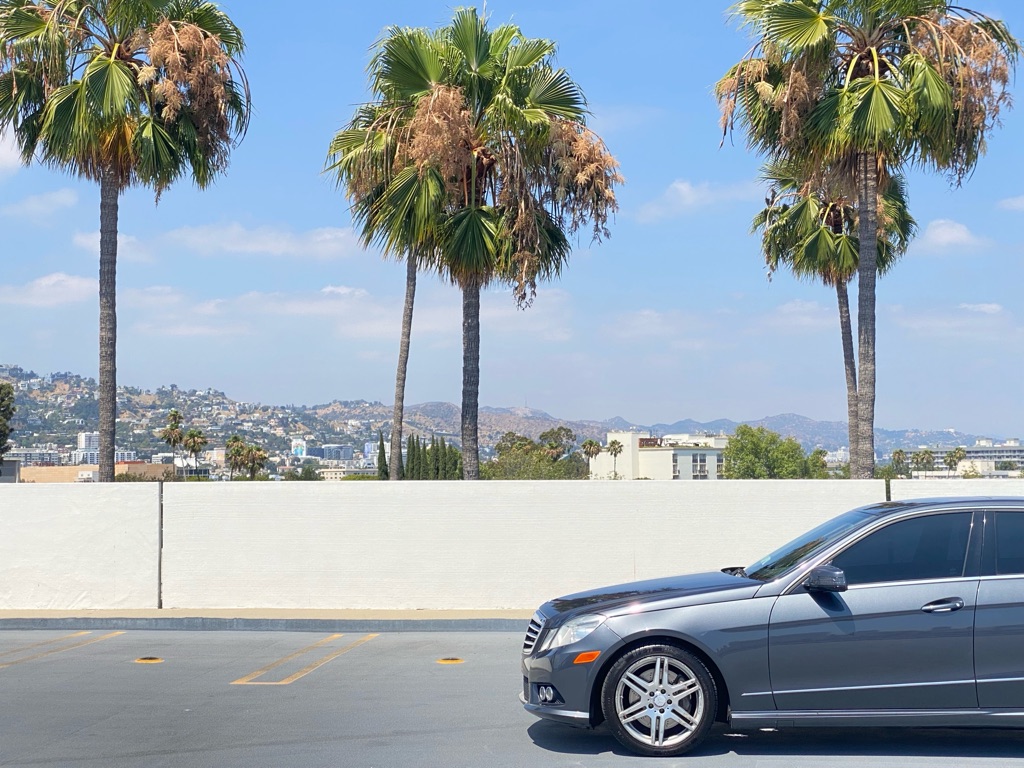 Photo 7 of this MERCEDES-BENZ E-CLASS