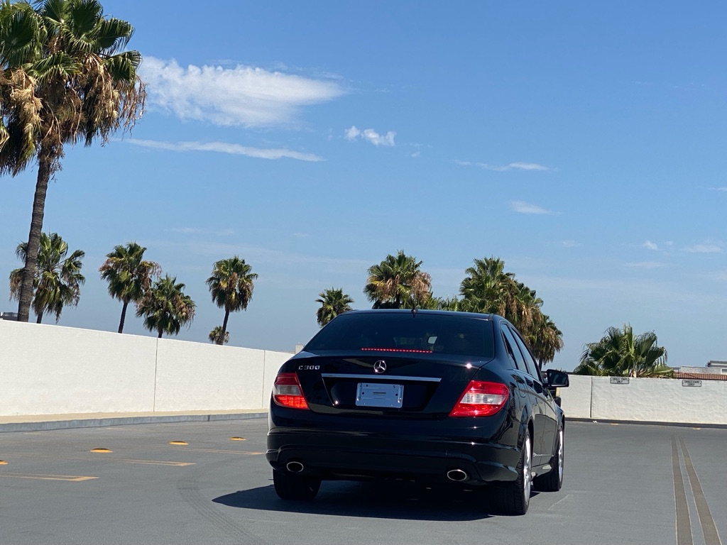 Photo 13 of this MERCEDES-BENZ C-CLASS