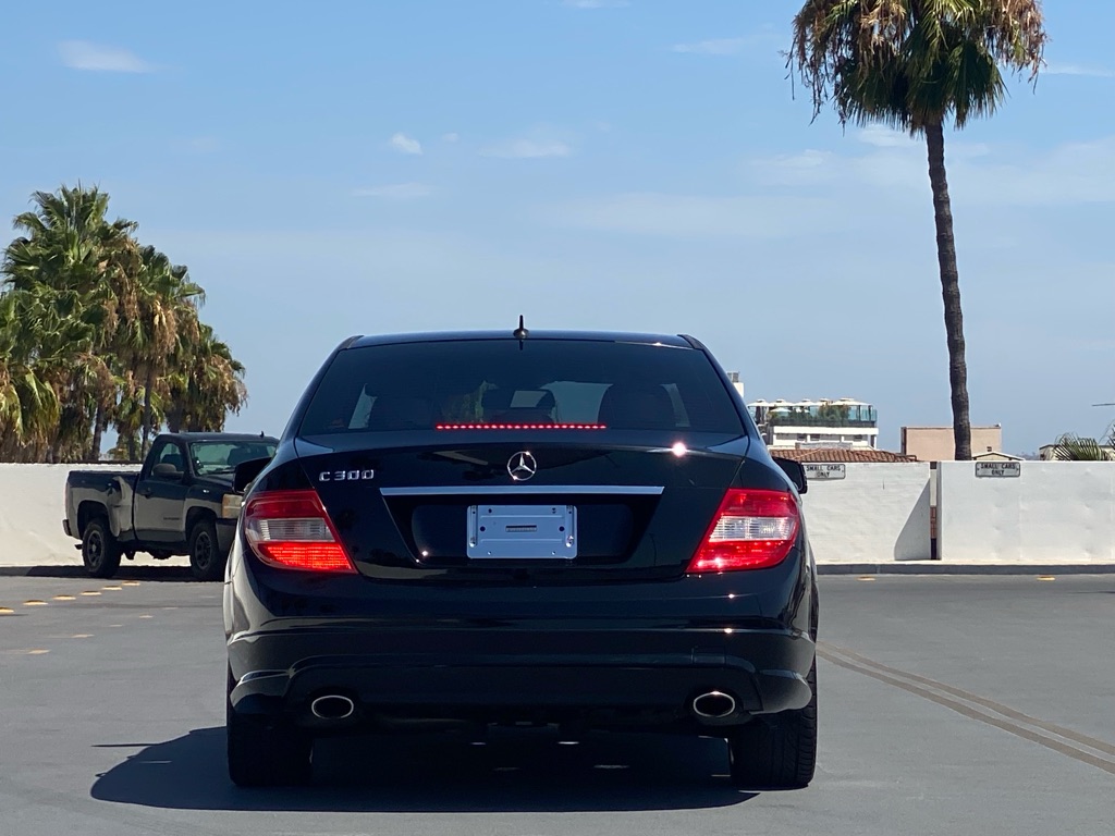 Photo 12 of this MERCEDES-BENZ C-CLASS