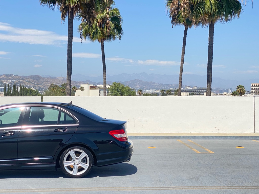 Photo 7 of this MERCEDES-BENZ C-CLASS
