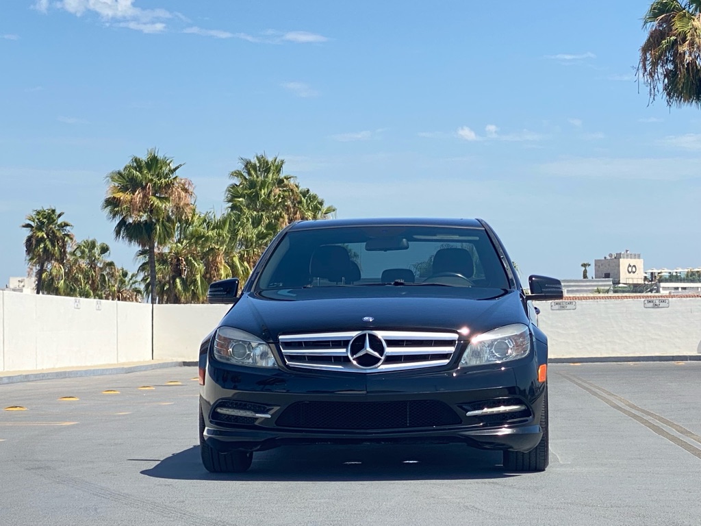 Photo 10 of this MERCEDES-BENZ C-CLASS