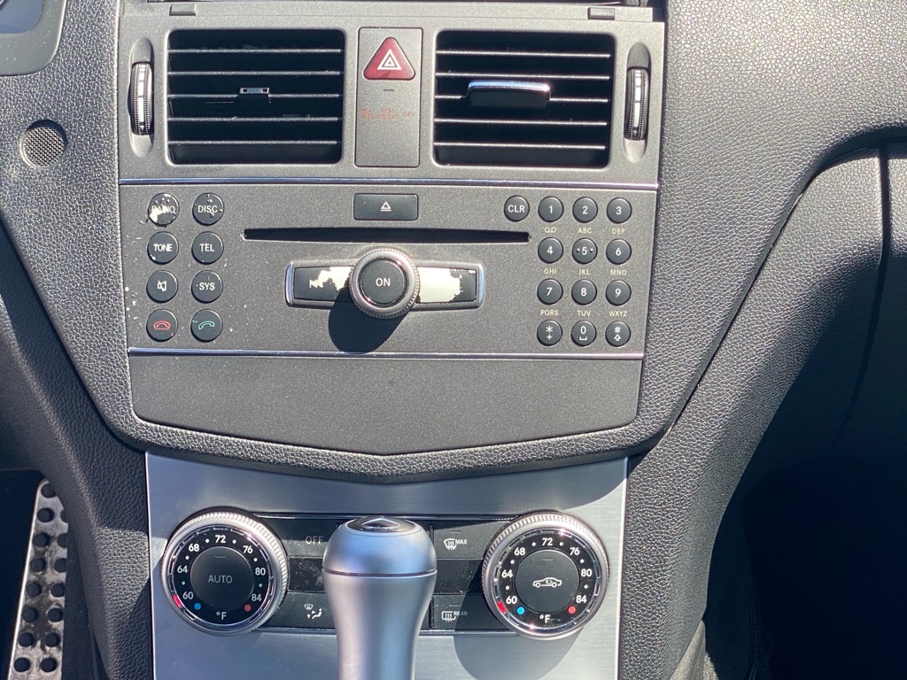 Photo 19 of this MERCEDES-BENZ C-CLASS
