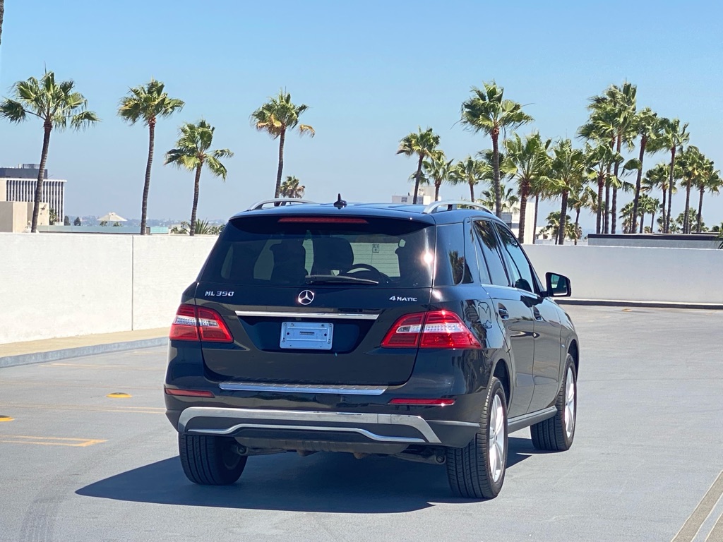 Photo 18 of this MERCEDES-BENZ ML