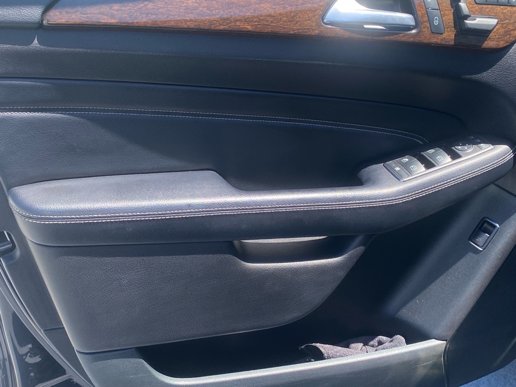 Photo 88 of this MERCEDES-BENZ ML