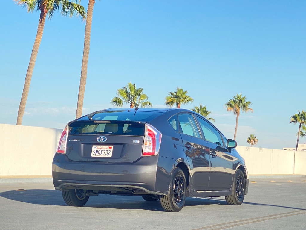 Photo 7 of this TOYOTA PRIUS