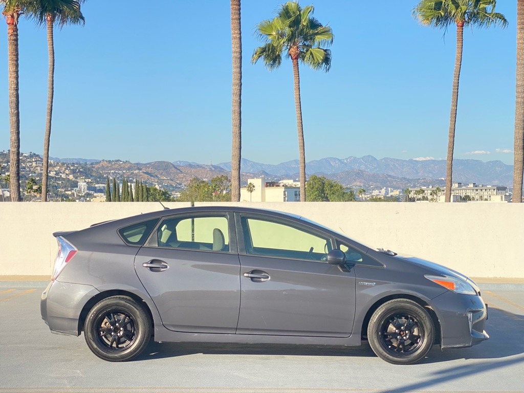 Photo 4 of this TOYOTA PRIUS