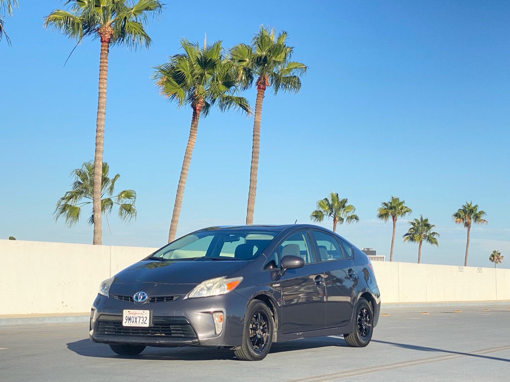 Photo 2 of this TOYOTA PRIUS