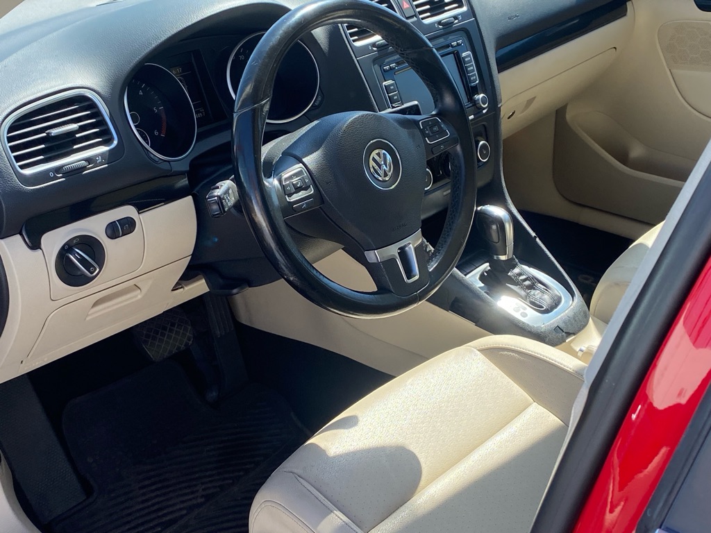 Photo 5 of this VOLKSWAGEN JETTA
