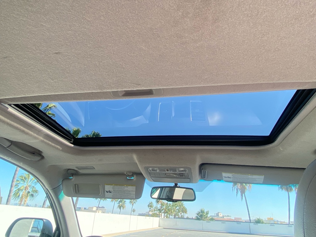 Photo 19 of this TOYOTA HIGHLANDER